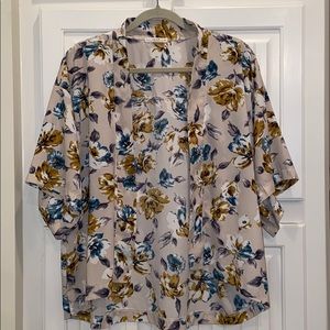 LE LIS | Floral Kimono